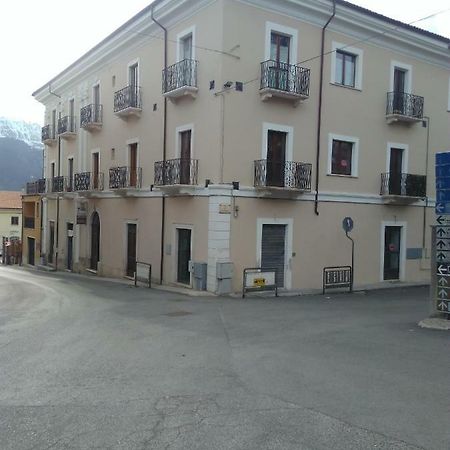 Palazzo Camelot, 19 Via Nazionale Lejlighed San Demetrio ne' Vestini Eksteriør billede