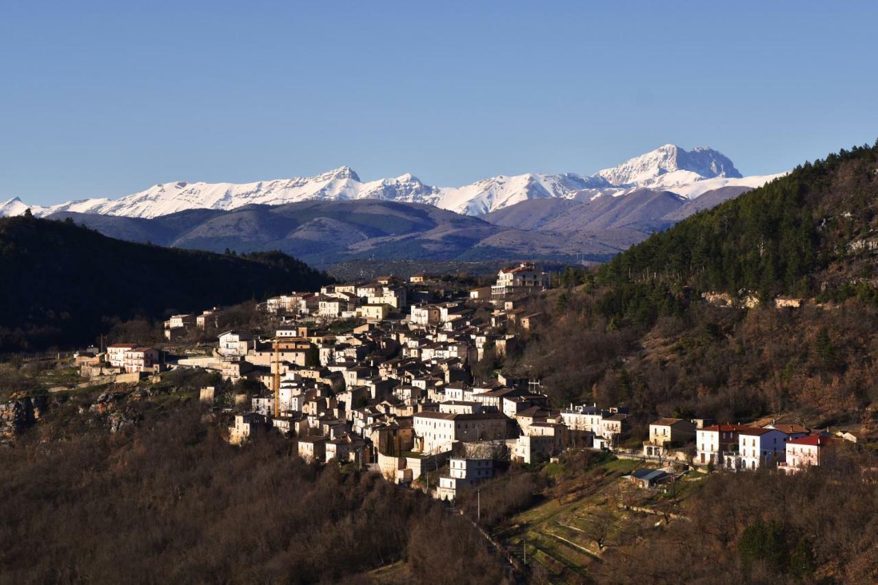 Palazzo Camelot, 19 Via Nazionale Lejlighed San Demetrio ne' Vestini Eksteriør billede